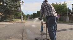 V Jihlavě testují potrubí. Na hektolitry vody v ulicích si někteří stěžují
