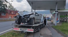 Smrt u čerpací stanice. Řidič měl zřejmě zdravotní problémy, narazil do ukazatele