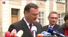Nečas zatím Klausovo pověření nemá. ČSSD míří do opozice