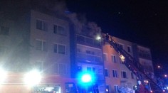 Požár v Počernicích! Policisté zachránili invalidu na vozíku
