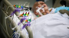 Lékařce v nemocnici umíral otec na Covid-19, nemohla ho ani obejmout