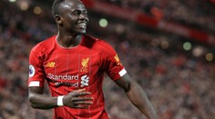 Mané pomáhá rodnému Senegalu. Po škole nyní buduje i nemocnici