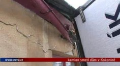 VIDEO: Kamion naboural do domu