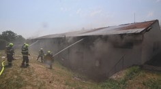 Na Královéhradecku hořela autodílna a drůbežárna. Škody jdou do milionů