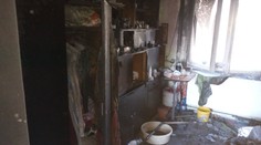 V rodinném domě na Rychnovsku vypukl požár. Tři lidé jsou zranění