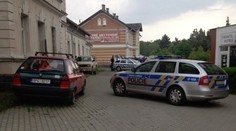 Horor v knihovně v detailech: Všude byla krev, říká reportérka