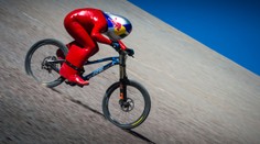 Světový rekord! Cyklista to pustil z kopce šílenou rychlostí