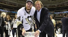 Hrdý na syna! Legenda Kühnhackl u Stanley Cupu mluvil česky