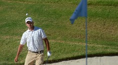 Vetřelec na greenu. Neuvěříte, kdo narušil golfistovi trénink!