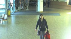 Matka, která pohodila miminko za záchodech, se přihlásila policii