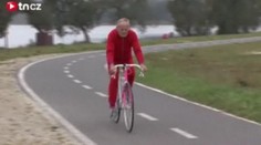 V 71 letech je už podvacáté ironmanem