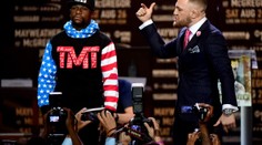 Mayweather a McGregor poprvé v sobě! Conor urážel Floydova otce!