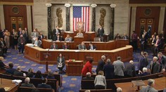 USA jsou na pokraji dluhového stropu. Kongres odmítá další půjčku