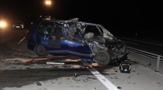 Renault se u Vyškova napasoval pod kamion, tři mrtví