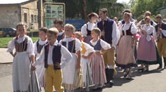 Zemědělci ještě sklízejí úrodu, některé obce už ale ožily oslavami konce žní