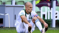 Smolná premiéra! Záložník Robben se v prvním ligovém utkání zranil