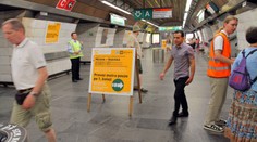 Budete chtít přestoupit na Muzeu? Zapomeňte. Musíte to vzít obklikou přes Můstek