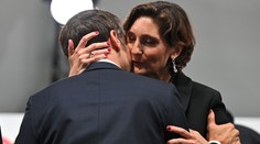 Macron šokoval fotkou s ministryní. Vypadají jako milenci, žasnou Francouzi