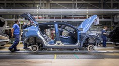 Další velká automobilka bude škrtat a propouštět. Ušetřit musí přes 40 miliard!