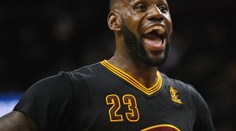 LeBron zvedal diváky ze sedadel, Lillard nasázel Utahu 39 bodů!