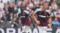 Rodinu Součkova spoluhráče přepadli. West Ham nabízí 700 tisíc za informace