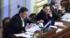 Poslanci vyhověli odborům, stávka možná nebude