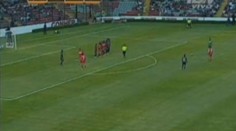 Gólman s technikou Ronalda. Vymetl šibenici!