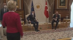 Ponížení von der Leyenové. Turci ji nechali stát, pak odstrčili na pohovku