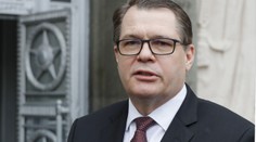 Moskva se zlobí! Na kobereček musí i český velvyslanec Pivoňka