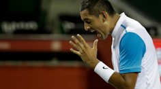 Průšvihář Kyrgios si říká o zákaz. V Šanghaji se zase neudržel!