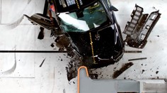 Tvrdé crash testy: Některá SUV pořád mají sedadlo smrti