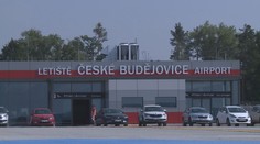 Budějovické letiště má nový terminál. Na cestující si ale počká