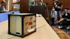 Zemi bude obíhat první dřevěná družice. Má pomoci s osidlováním vesmíru