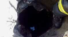Malý chlapec spadl do studny u Aše. Vytáhnout ho museli hasiči