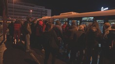 Poprvé od uzavření metra byl hokej v O2 areně. Fanoušci se mačkali v tramvajích