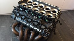Konečně pořádný motor pro vaši Octavii! Desetiválec z formule 1