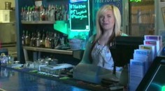 Tomu se říká dýško! Barmanka dostala neuvěřitelných 350 tisíc korun