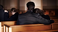 Expert: Přibývá pohřbů bez obřadu. Češi chtějí před Vánoci ušetřit