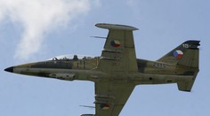 Český letoun Albatros se zřítil v Bangladéši. Jeden pilot nepřežil