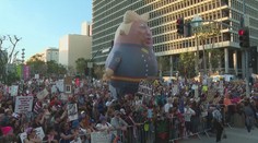 Američané kvůli Trumpovi vyšli do ulic. Protestovali i proti Muskovi