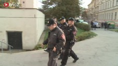 POLICIE vyrazila na kontroly ROMSKÝCH UBYTOVEN!