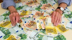 Brigádník odevzdal batoh s osmi miliony, nálezné asi nedostane