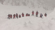 Smrt pod lavinou: Hazard stál málem život i záchranáře! Věc řeší policie