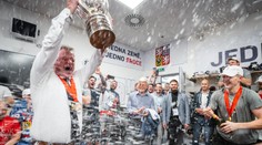 Druhé Nagano! Opět jsme hrdí, že jsme Češi, řekl v kabině hokejistů Petr Pavel