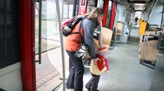 Dřevěné sedačky budou i v autobusech, plánuje pražský dopravní podnik. SOUHLASÍTE?