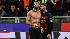 Giroud rozhodl v závěru o výhře AC Milán. Pak ale viděl červenou kartu