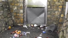 V jeskyni na Jesenicku se zabarikádoval ozbrojený zfetovaný muž s rodinou