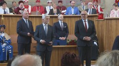 Pavel předal profesorům jmenovací dekrety. Ocenil i ty, které Zeman odmítal