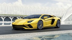 Lamborghini představuje první model s řízením všech kol