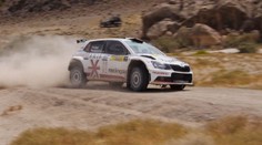KOŘENÍ: Rallye v poušti